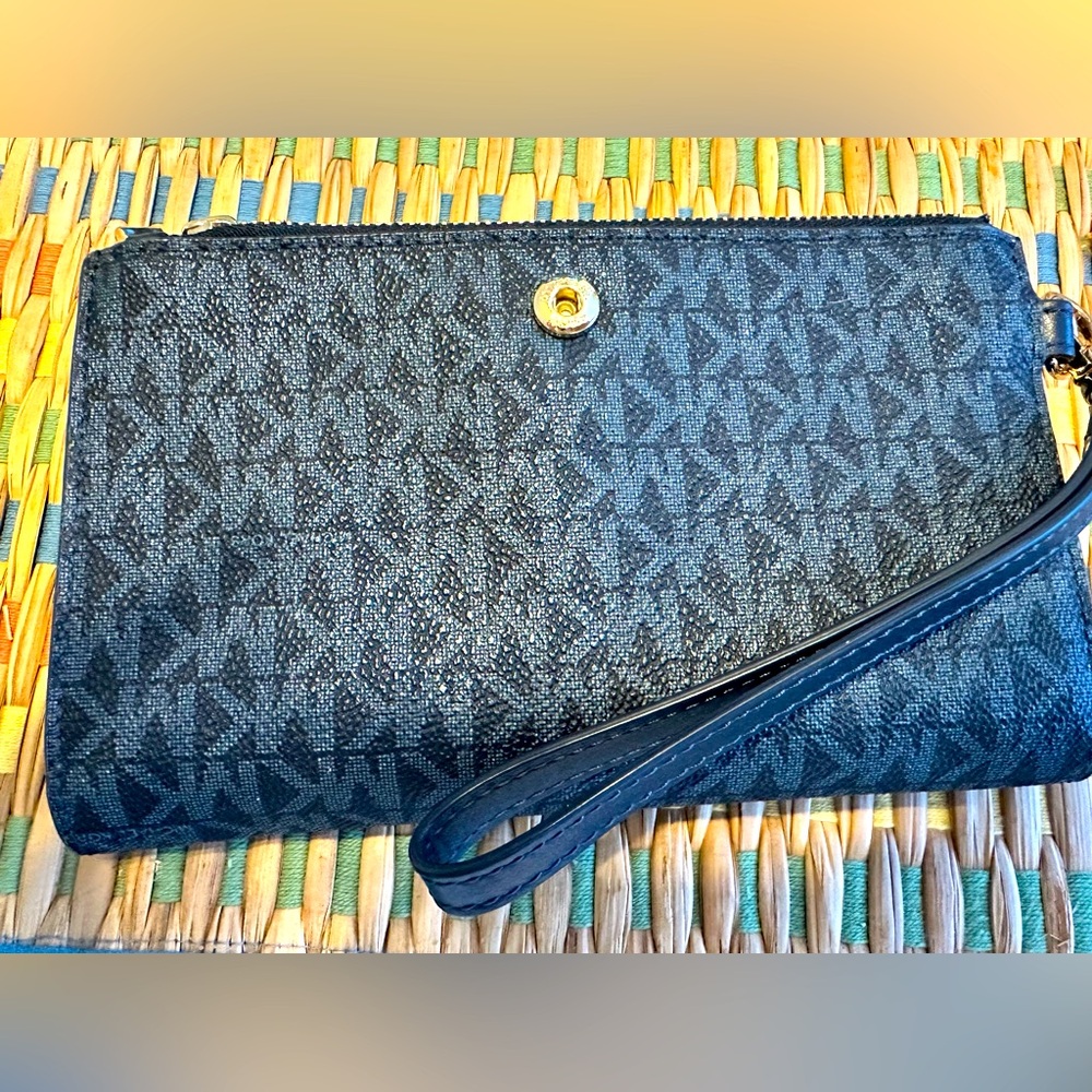 Michael Kors Wristlet Navy